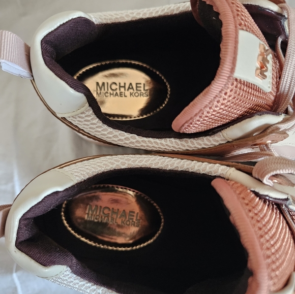 Michael Kors Soft Pink Georgie Trainer US 8.5M - Picture 6 of 8